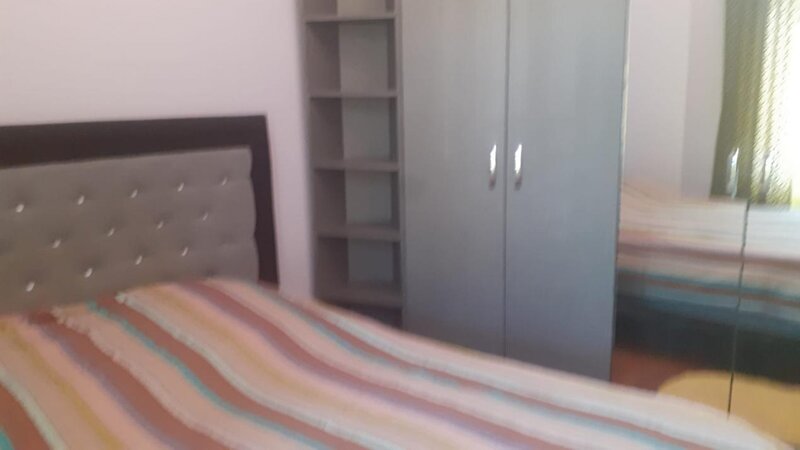 Ferdinand, inchiriere 3 camere in vila.